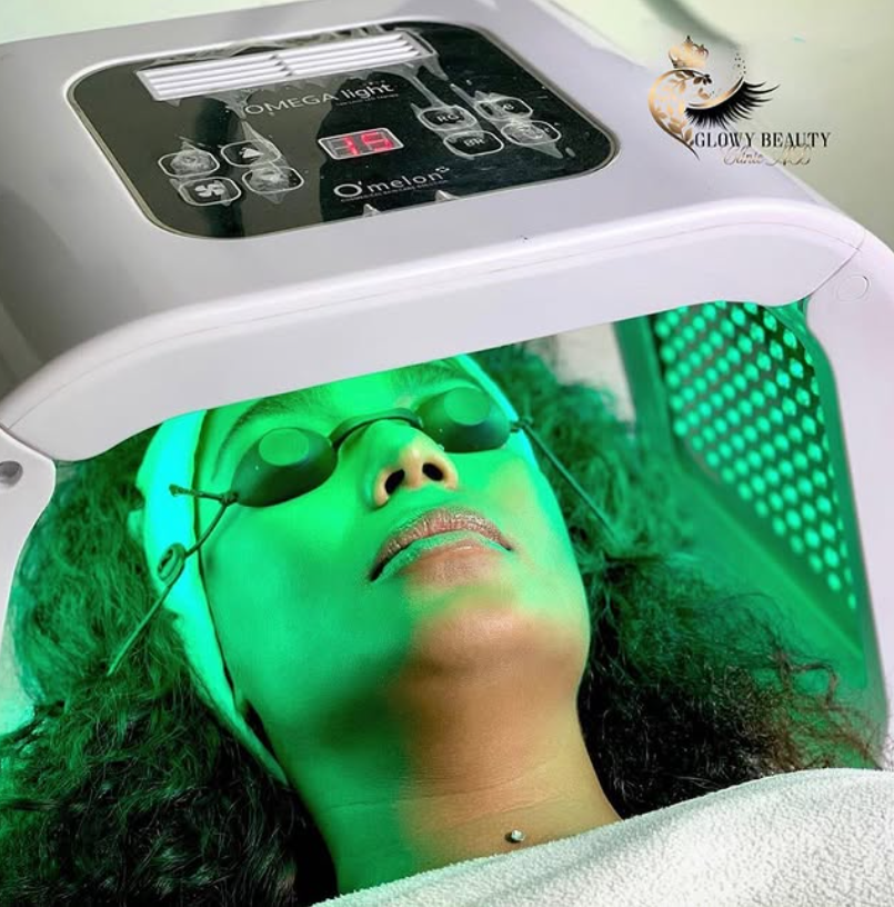 LED-ljusterapi ansiktsbehandling — Glowy Beauty Clinic